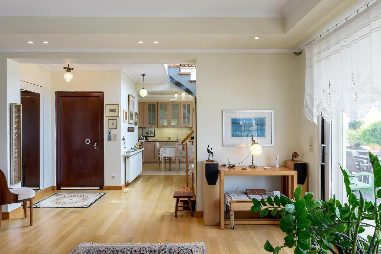 Living Exceptionally Thessaloniki Apartment