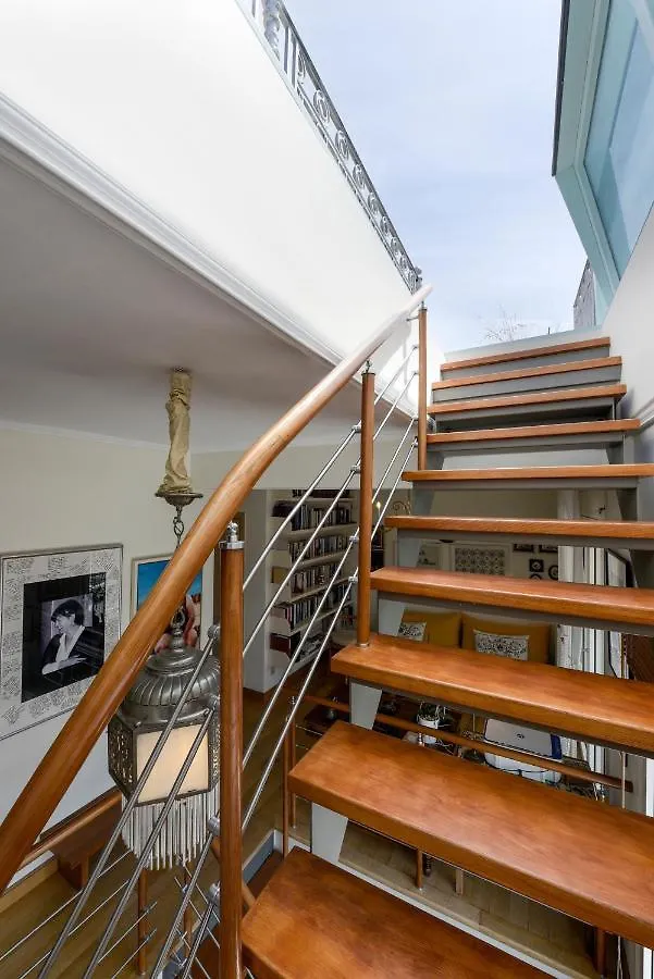 Living Exceptionally Thessaloniki Apartment