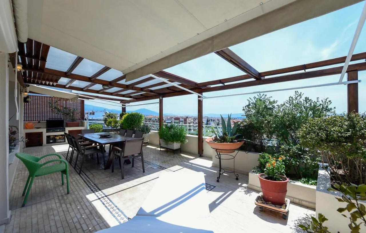 Living Exceptionally Thessaloniki Apartment