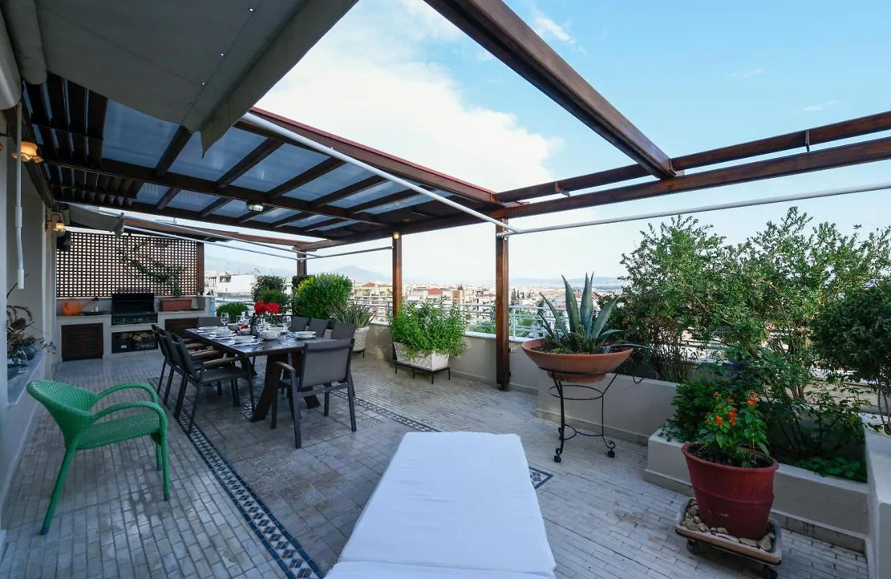 Living Exceptionally Thessaloniki Apartment