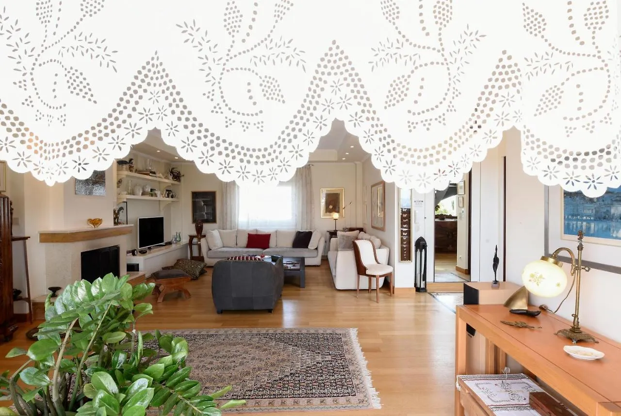 Living Exceptionally Thessaloniki Apartment